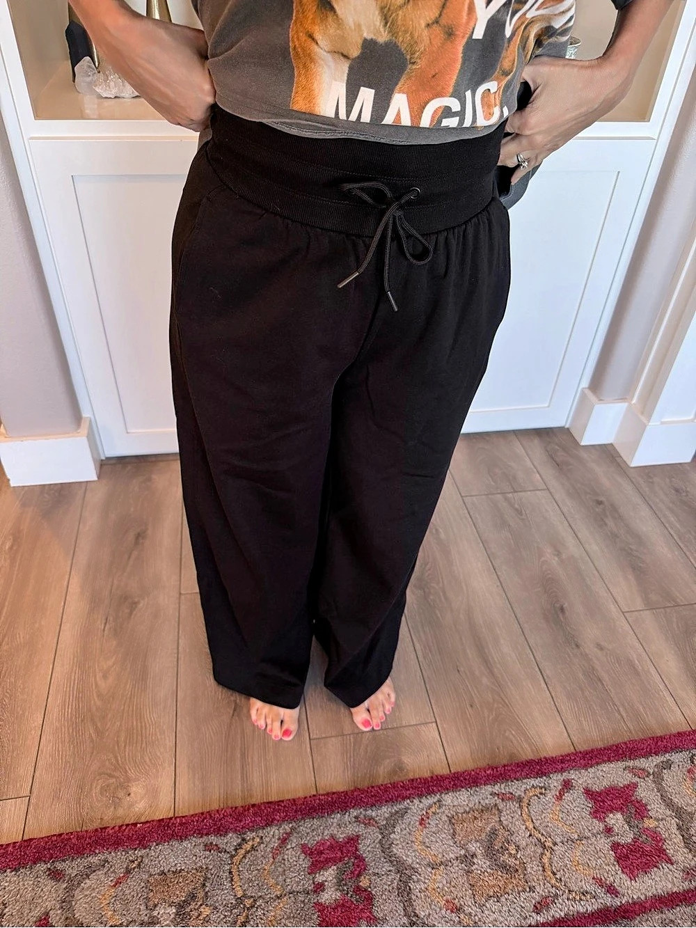 Old Navy High-Waisted Dynamic Fleece Wide-Leg Pants Black Medium never worn